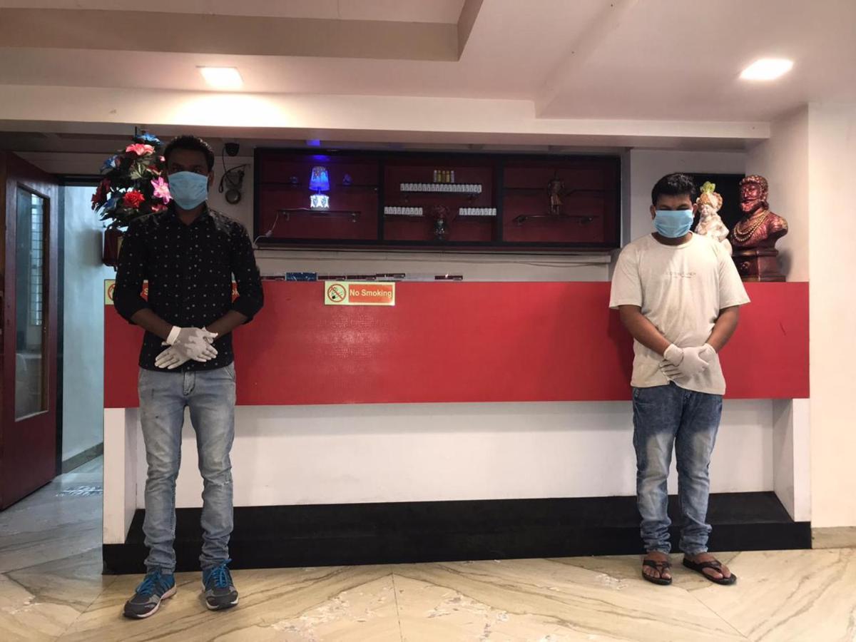 Oyo Hotel Kandil Jogeshwari Luaran gambar